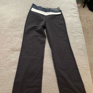 Lululemon groove style pant size 4